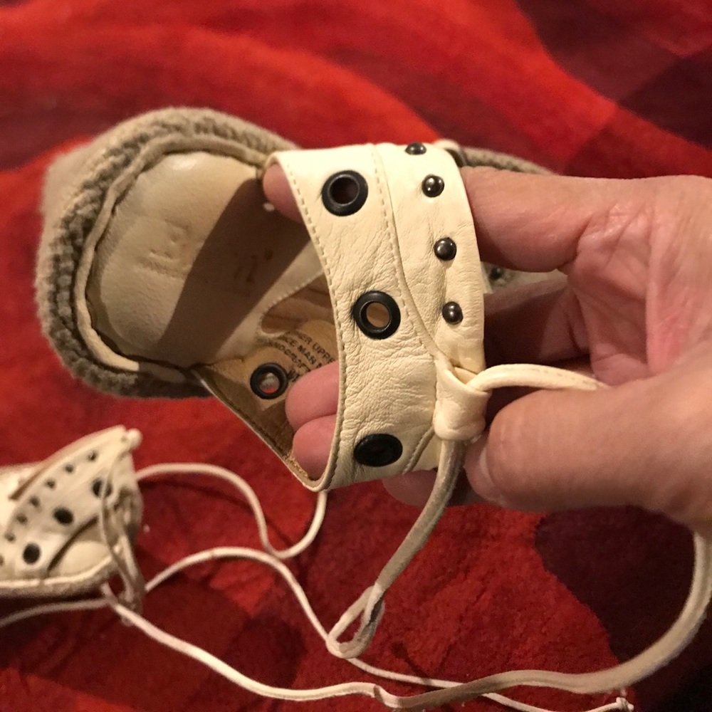 Born wedge white size 8.